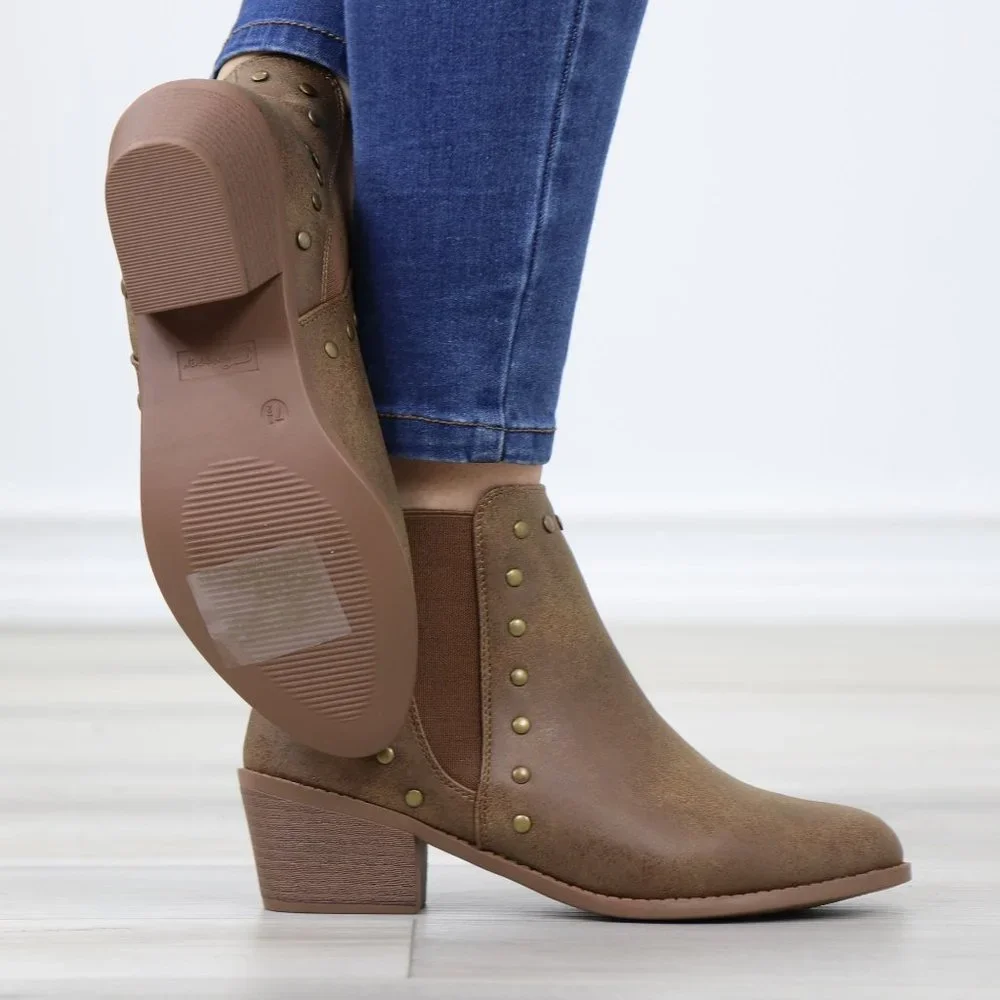 Chelsea Pointed Toe Low Heel Ankle Boots Metal Studs Tan Synthetic Leather - Picture 5 of 12